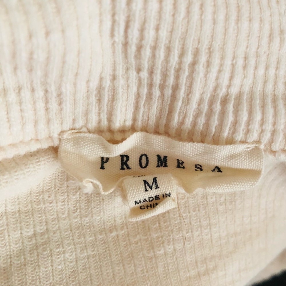 Promesa Ribbed Zip-Front Top - Picture 7 of 7